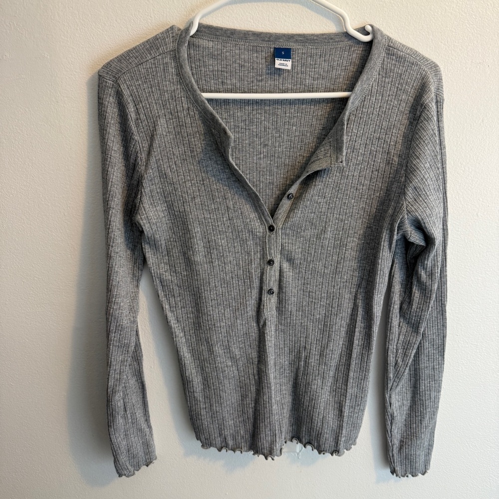 Old Navy gray long sleeve